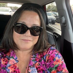 Meet your Posher, Violet